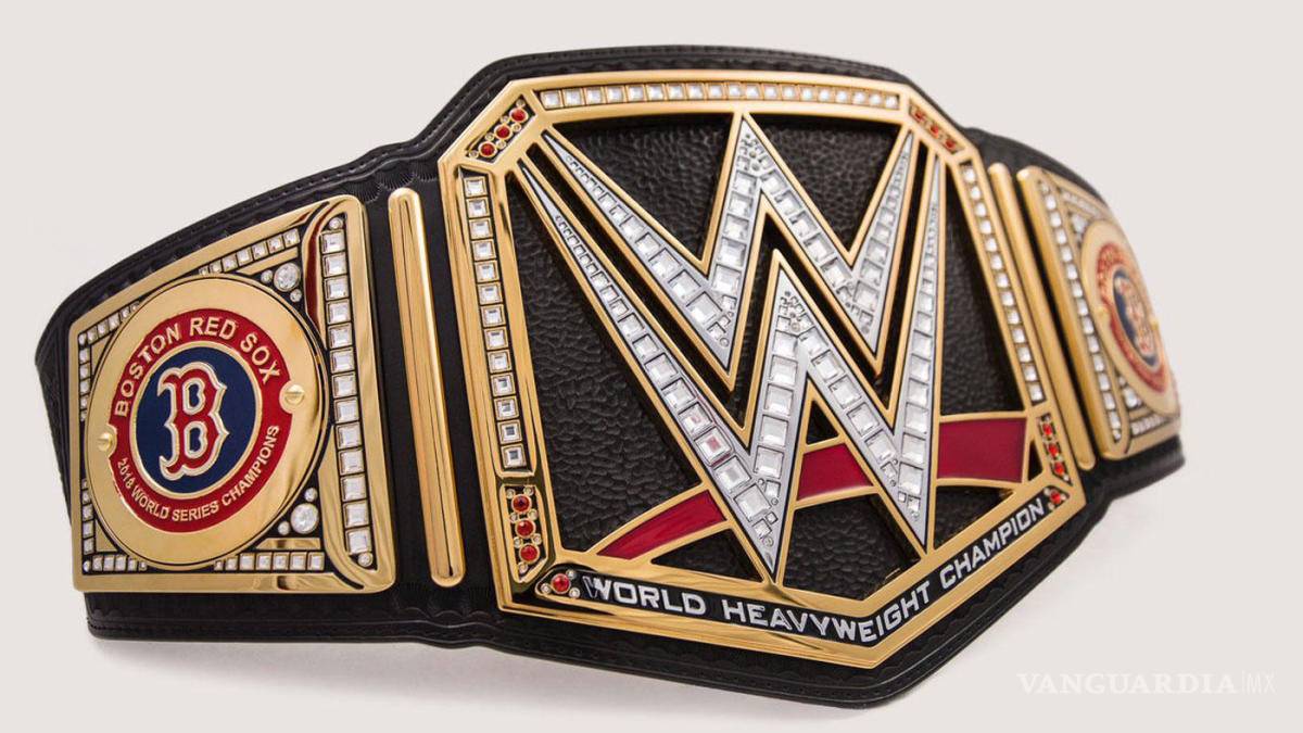 $!Así luce Patrick Mahomes como monarca de la WWE