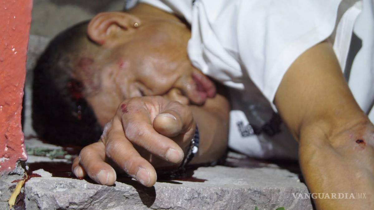 $!El hombre sufrió diversos golpes, principalmente en la cabeza, tras caer por las escaleras del barrio Santa Anita.