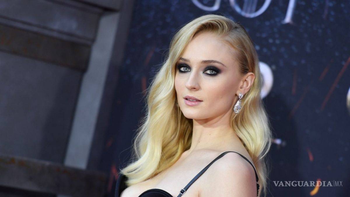 $!Sophie Turner se mal acostumbró con Game of Thrones