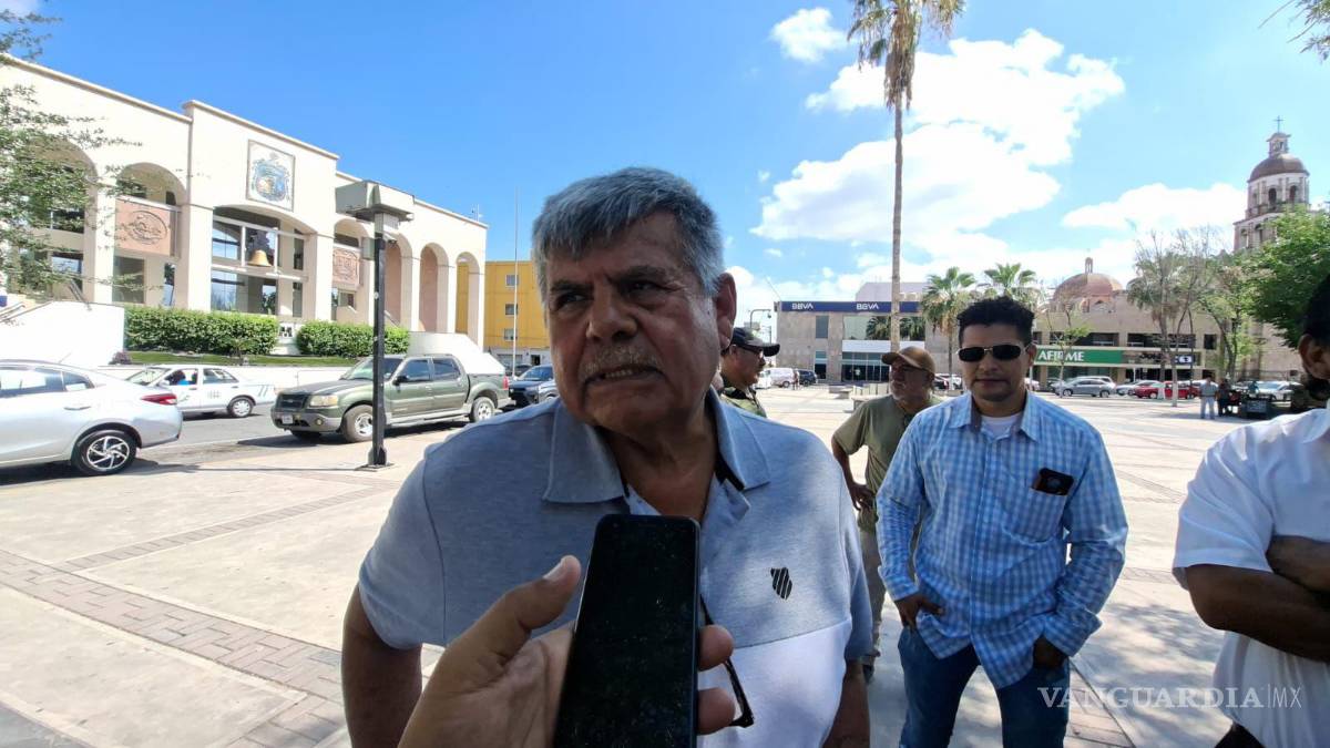 $!Julián Torres Ávalos señaló que cientos de familias siguen pendientes del futuro de la empresa.