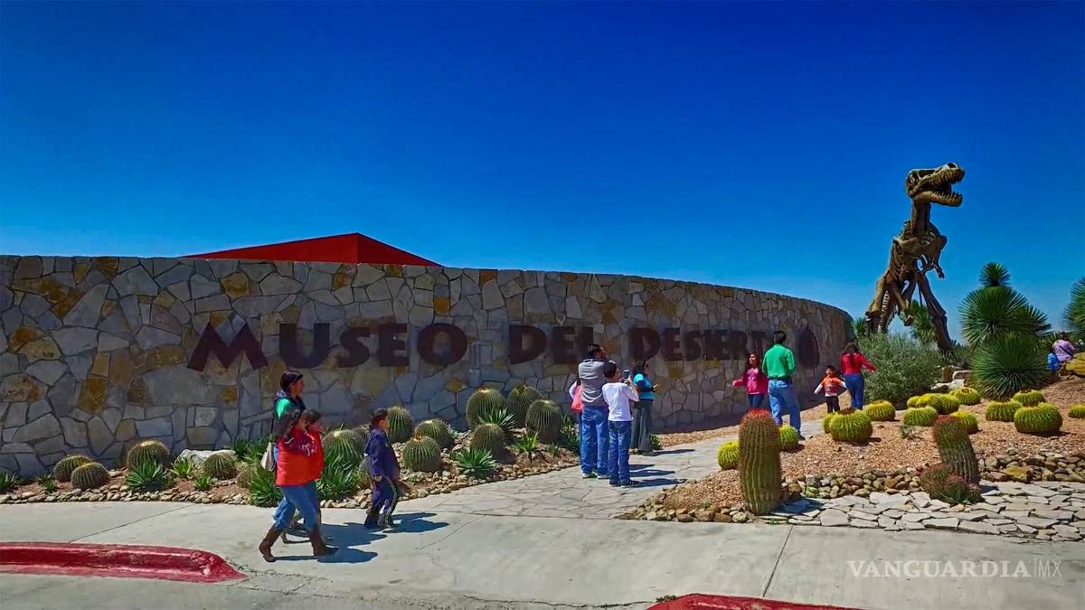 Cumplen 6 trabajadores 20 años laborando en el Museo del Desierto de Saltillo