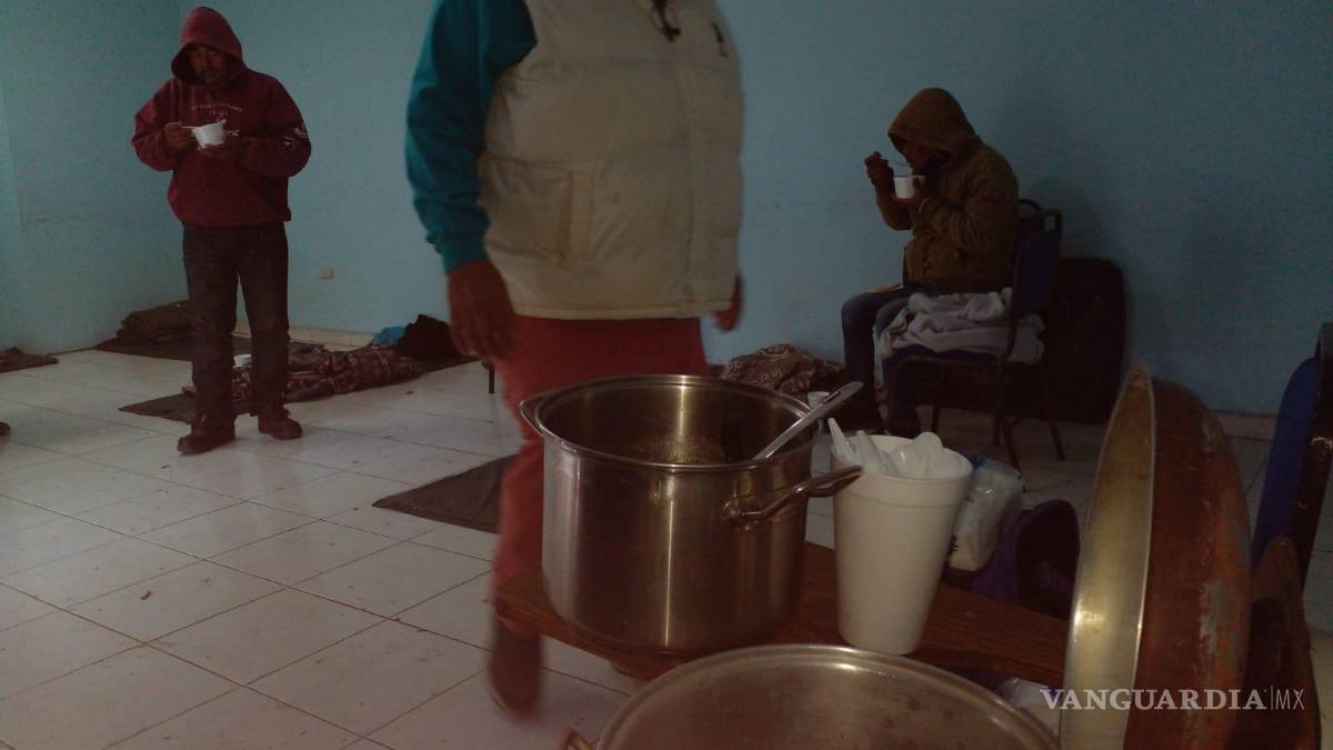 ¡Héroes en bajas temperaturas! PC Monclova salva a indigente de morir por hipotermia