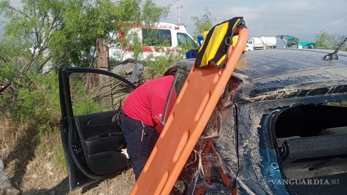Por evitar una tragedia mayor; joven se sale del camino en el libramiento Óscar Flores Tapia