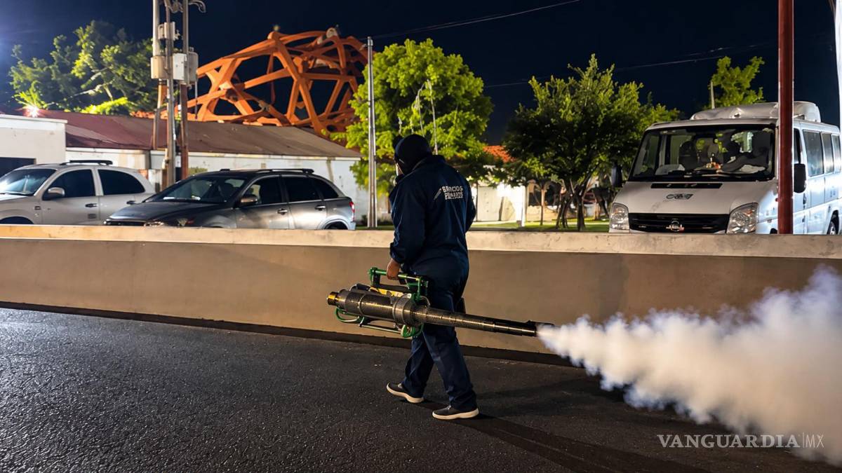 $!En el Gimnasio Municipal se llevaron a cabo trabajos de termonebulización para prevenir la proliferación del mosquito.