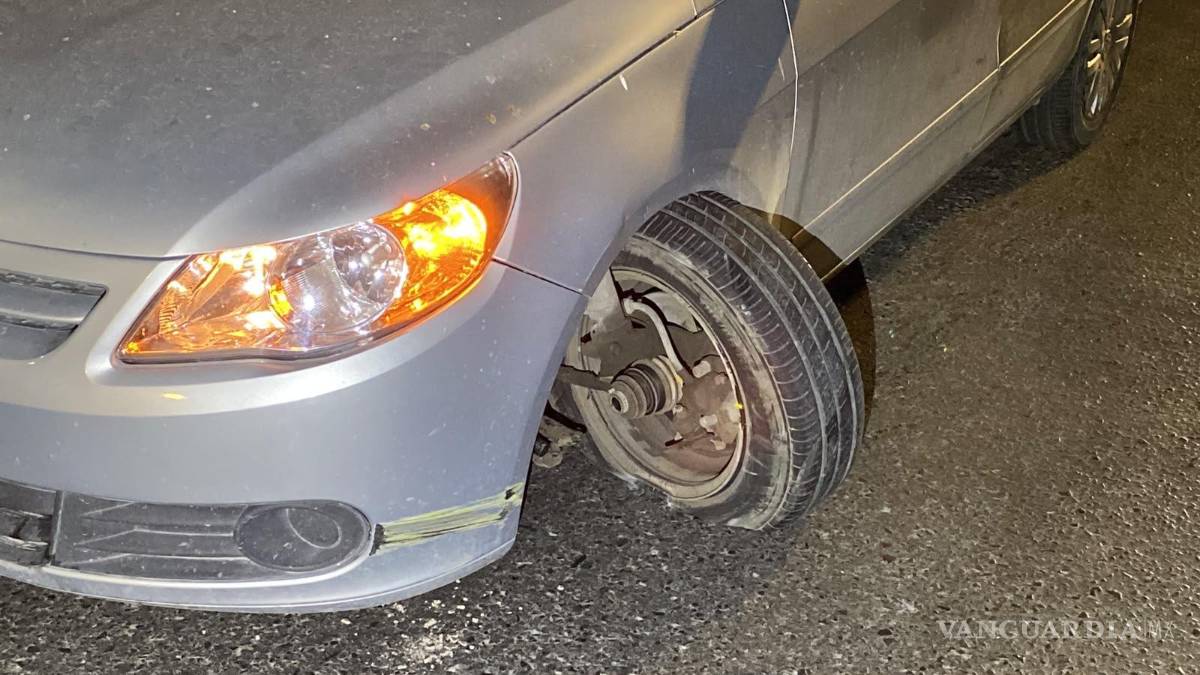 Saltillo: choca en El Sarape, huye y regresa para armar bronca con policías