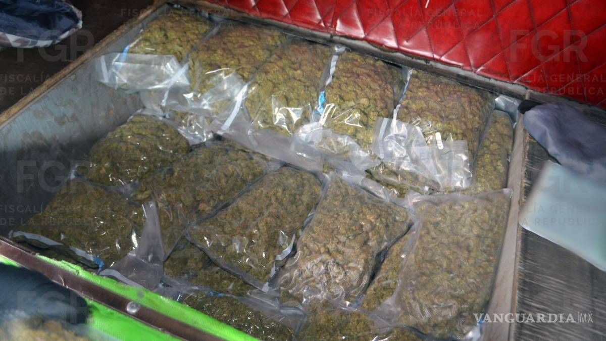$!Entre lo asegurado durante el operativo se encontraban más de 152 kilogramos de mariguana, además de metanfetamina y cápsulas de clobenzorex, según informó la Fiscalía General de la República.