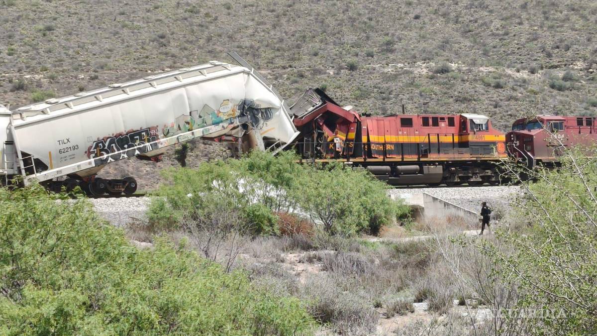 $!Tren embiste a otro detenido y deja dos lesionados en Ramos Arizpe