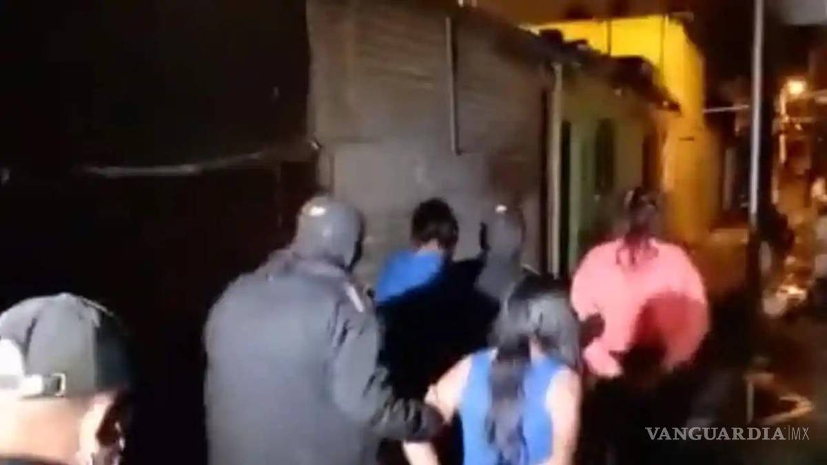 $!En la escena se encontró un cuchillo manchado con sangre y un mensaje que presuntamente iba dirigido a un integrante de la pandilla Mara Salvatrucha