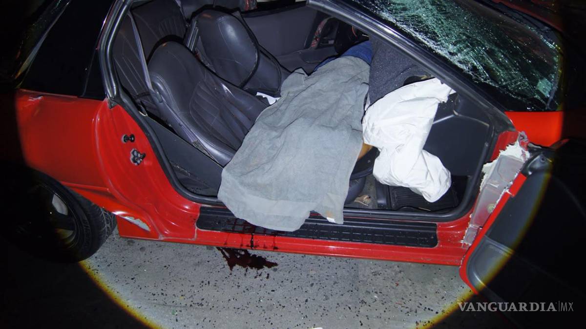 Muere automovilista tras impacto contra poste en el Centro de Saltillo