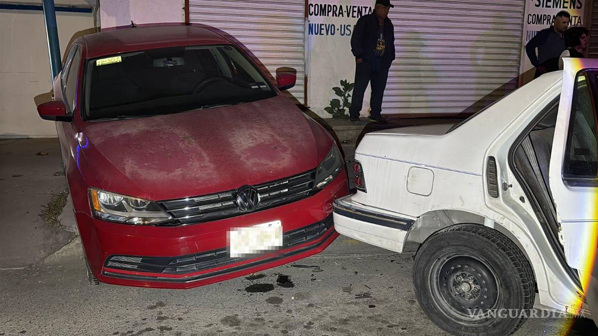 $!El accidente ocurrió en una curva del bulevar Felipe J. Mery durante la madrugada.