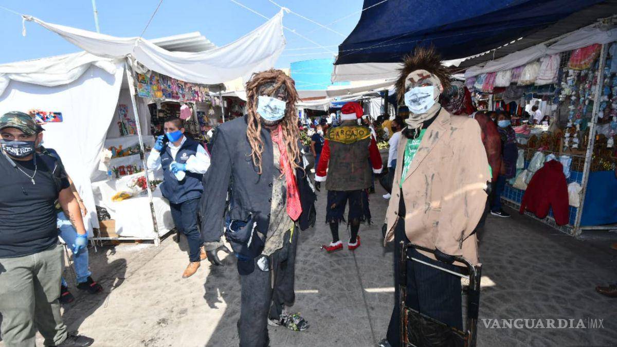 $!Luchadores invitaban a la población en general a usar el cubrebocas.