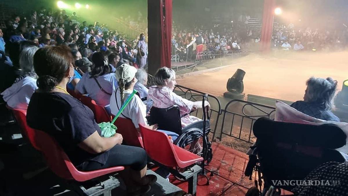 ‘Gozamos como chiquillos’; adultos mayores de asilo visitaron la Feria Saltillo (video)