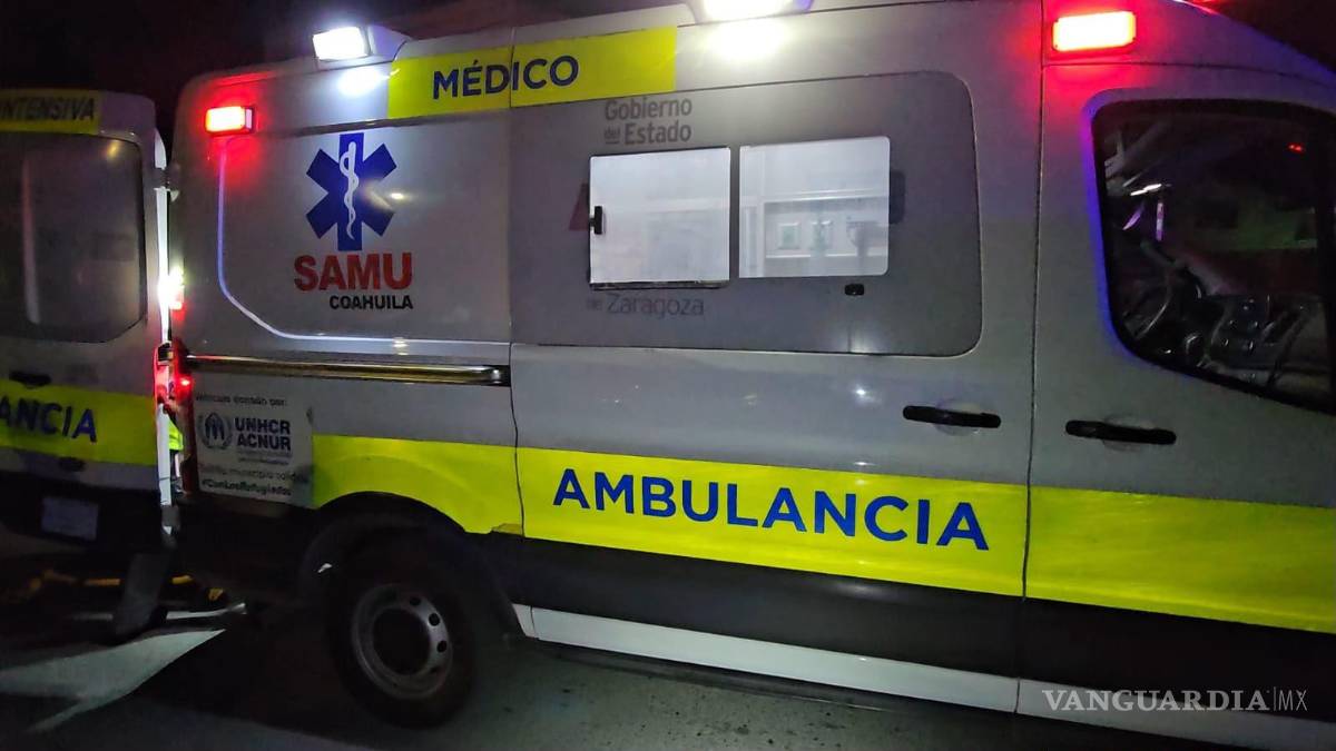 $!La víctima sufrió una herida sangrante en la cabeza y permaneció inconsciente tras el atropellamiento, lo que movilizó a vecinos, automovilistas y cuerpos de emergencia durante la noche del miércoles en la colonia La Madrid.