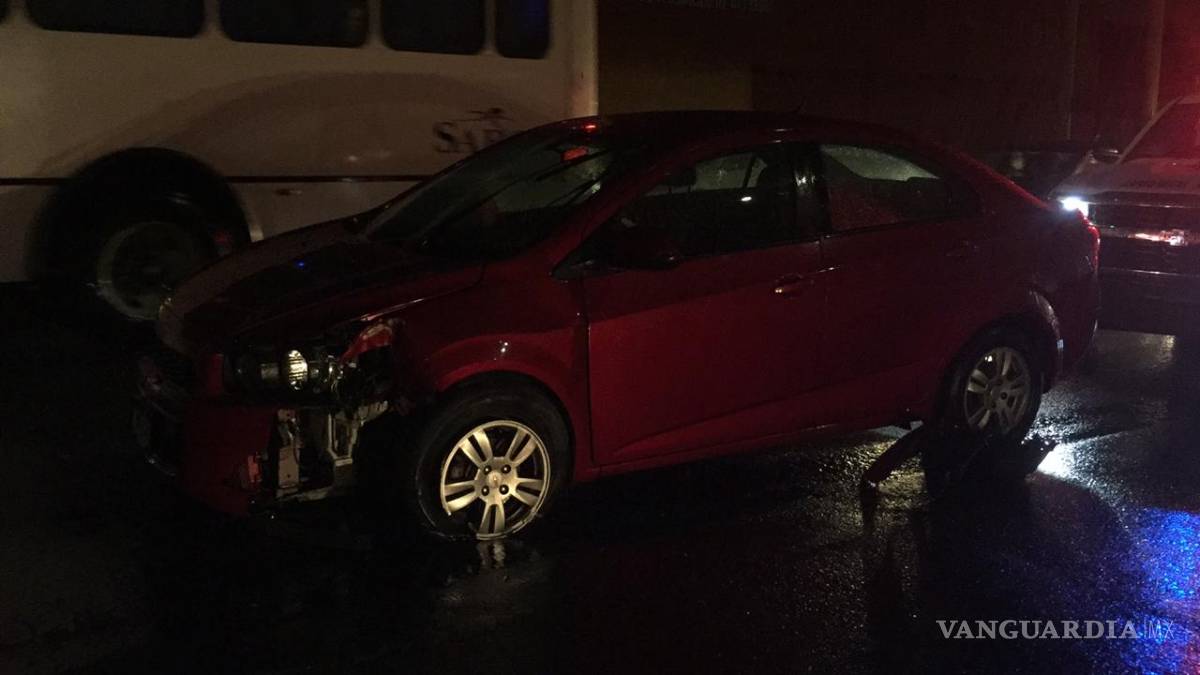 $!En cuatro horas de lluvia suman 10 accidentes en Saltillo y Ramos Arizpe