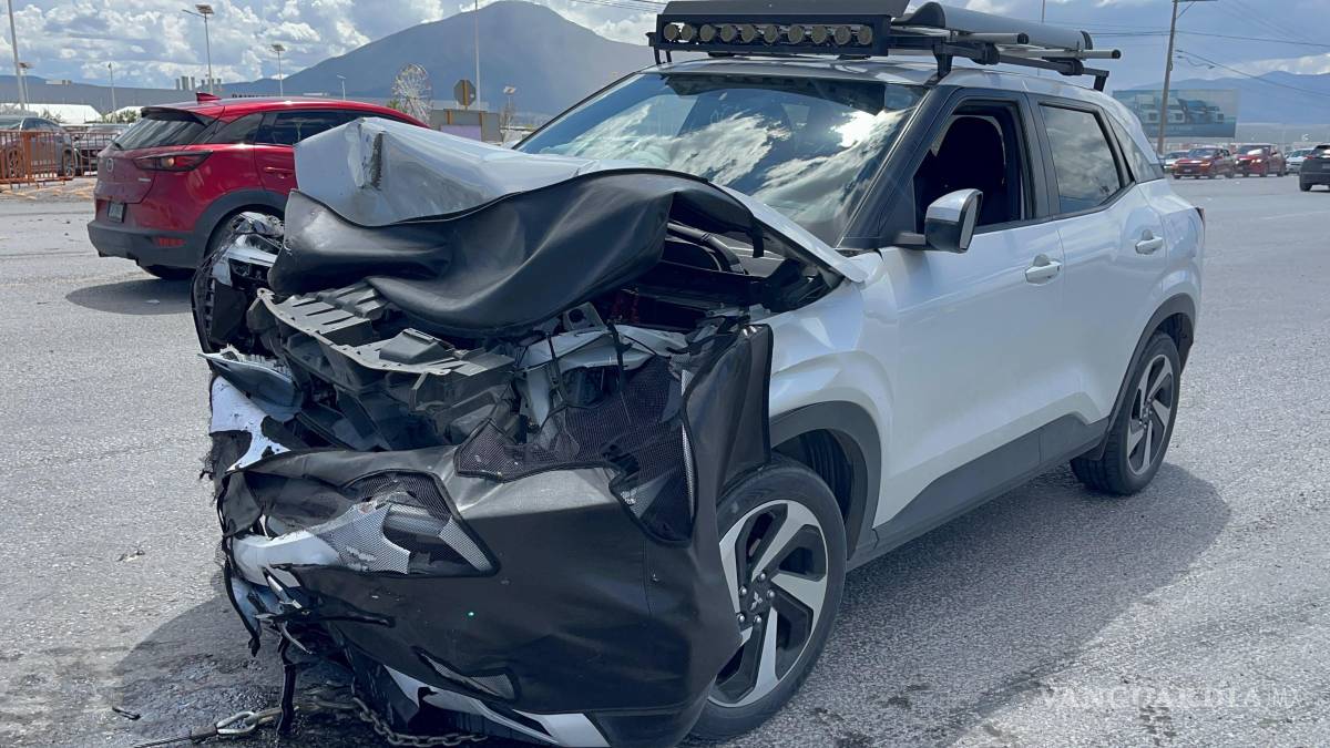 Accidente entre dos camionetas deja a un hombre lesionado, en Saltillo