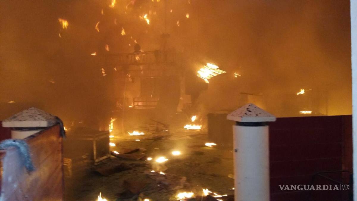 $!Se incendia el Coliseo Centenario Torreón