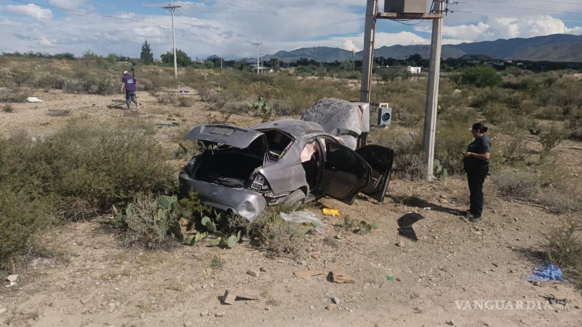 $!El accidente dejó daños en infraestructura eléctrica de la CFE a la altura del ejido 6 de Enero.