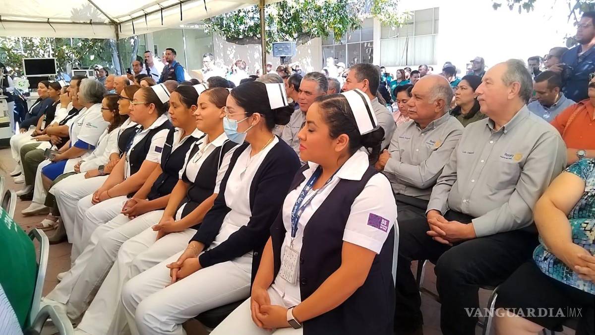 $!Enfermeras acompañaron la entrega de equipo médico al Hospital General de Parras, reforzando la cooperación en salud internacional.
