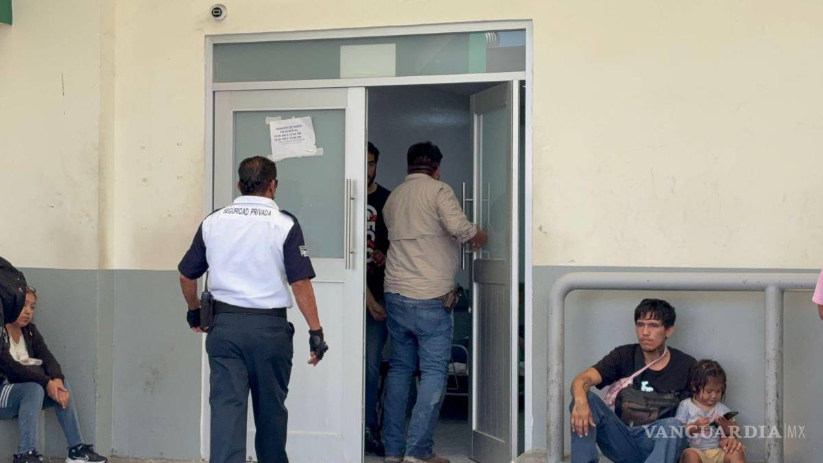 $!Eduardo Anguiano, de 58 años, permanece grave e intubado en la Clínica Dos del IMSS.