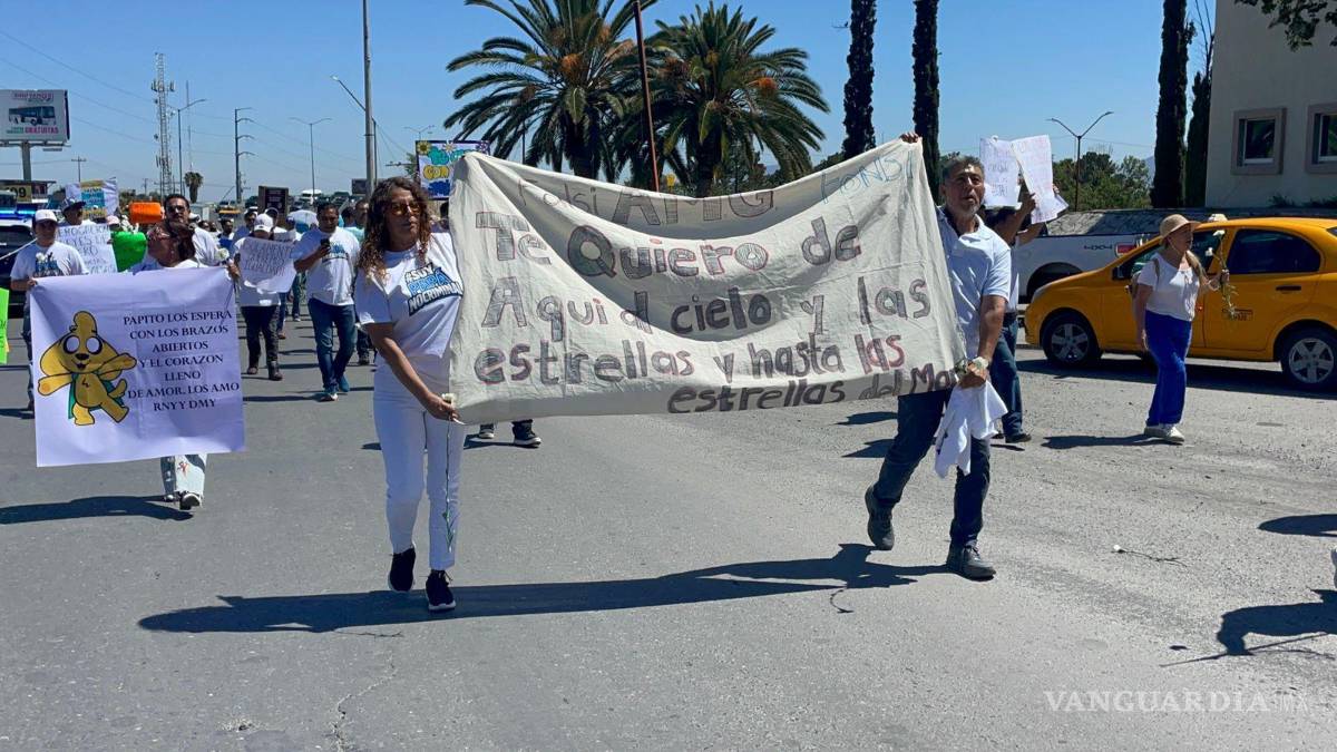 $!A la protesta acudieron personas de municipios como Monclova, Torreón y Piedras Negras.