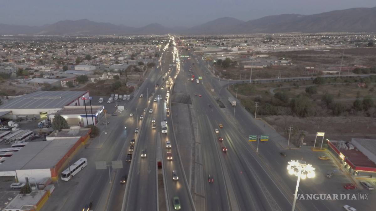 $!Desquicia tráfico a Saltillo en horas pico