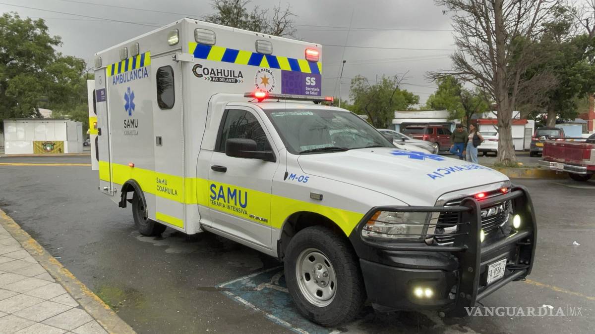 Accidente en resbaladero de la Deportiva termina en fractura para madre de familia en Saltillo