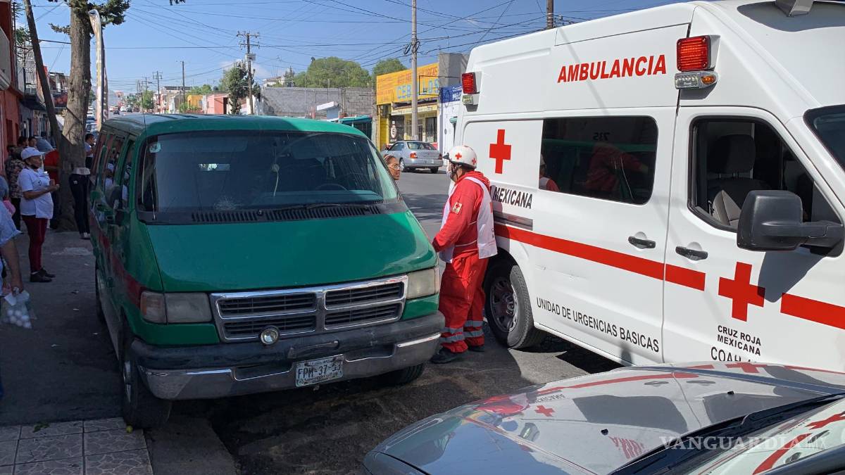 Saltillo: se queda dormido al volante, choca y embiste a hombre que limpiaba su camioneta
