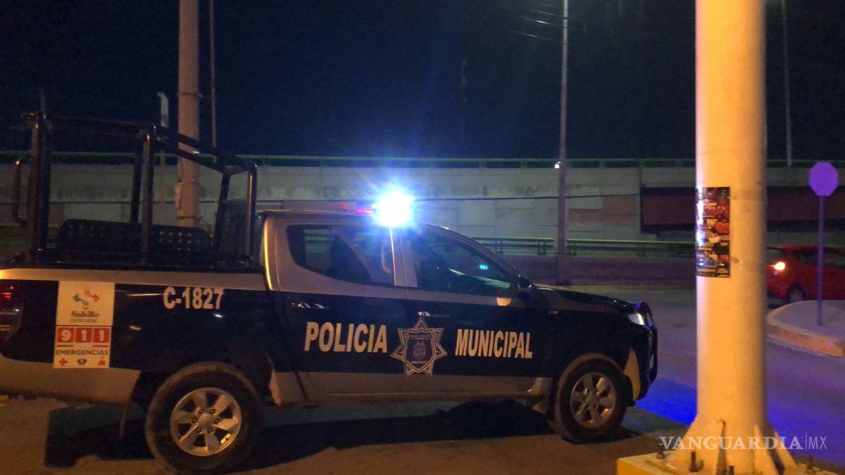 $!Testigos indicaron que la riña surgió porque se permitió la entrada de menores de edad al interior del lugar, quienes estaban consumiendo bebidas alcohólicas y drogas.