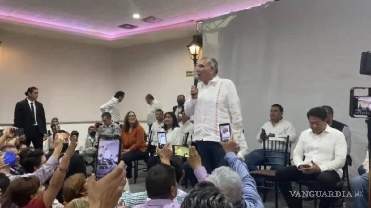 $!Adán Augusto López durante acto proselitista en Torreón, Coahuila.