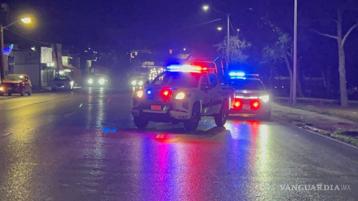 $!Autoridades de Tránsito Municipal abanderaron la zona mientras se realizaban las labores de auxilio.