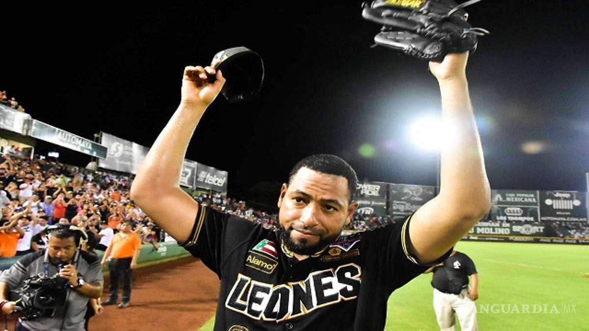 César Valdez es elegido el lanzador del año en la LMB y Carlos Bustamante se lleva el de relevista