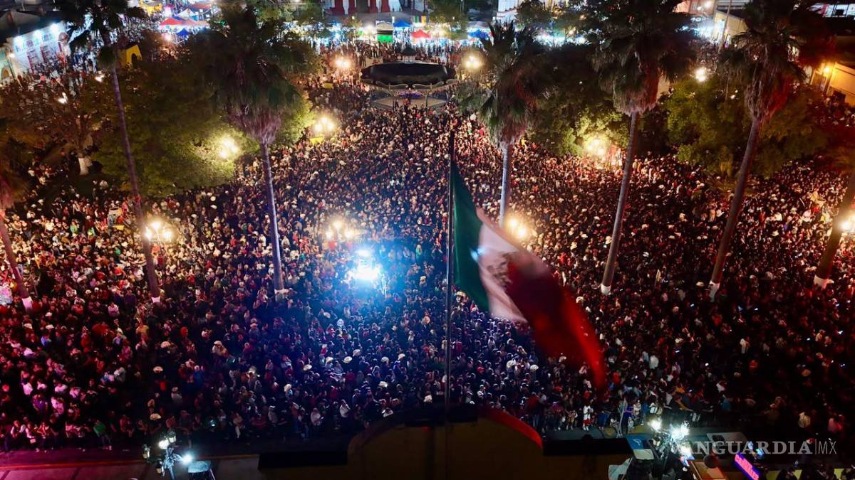 $!Más de 30 mil personas celebran en Ramos Arizpe el 216 aniversario de la Independencia.