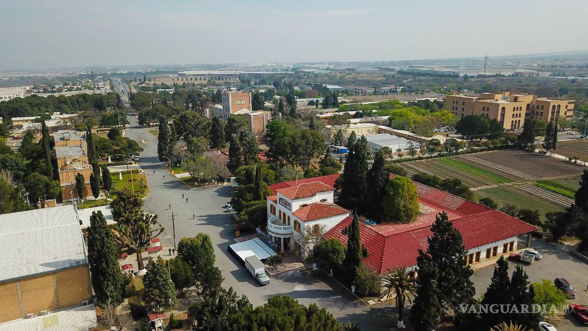 La Narro celebra 96 años cerrada y en medio de una huelga