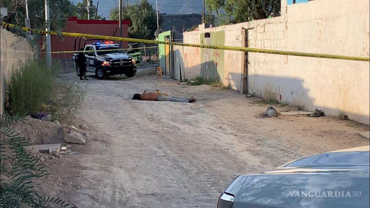 Con golpes en el cuerpo, encuentran a hombre sin vida en colonia de Saltillo