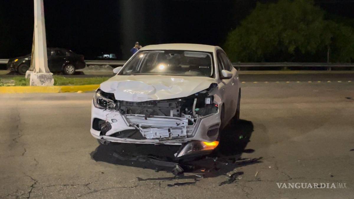 $!Los daños en el auto reflejan la magnitud del impacto.