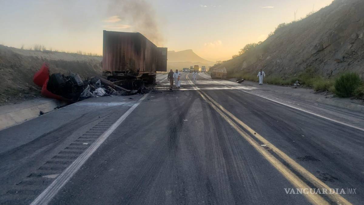 Perecen calcinados dos hermanitos en tráiler