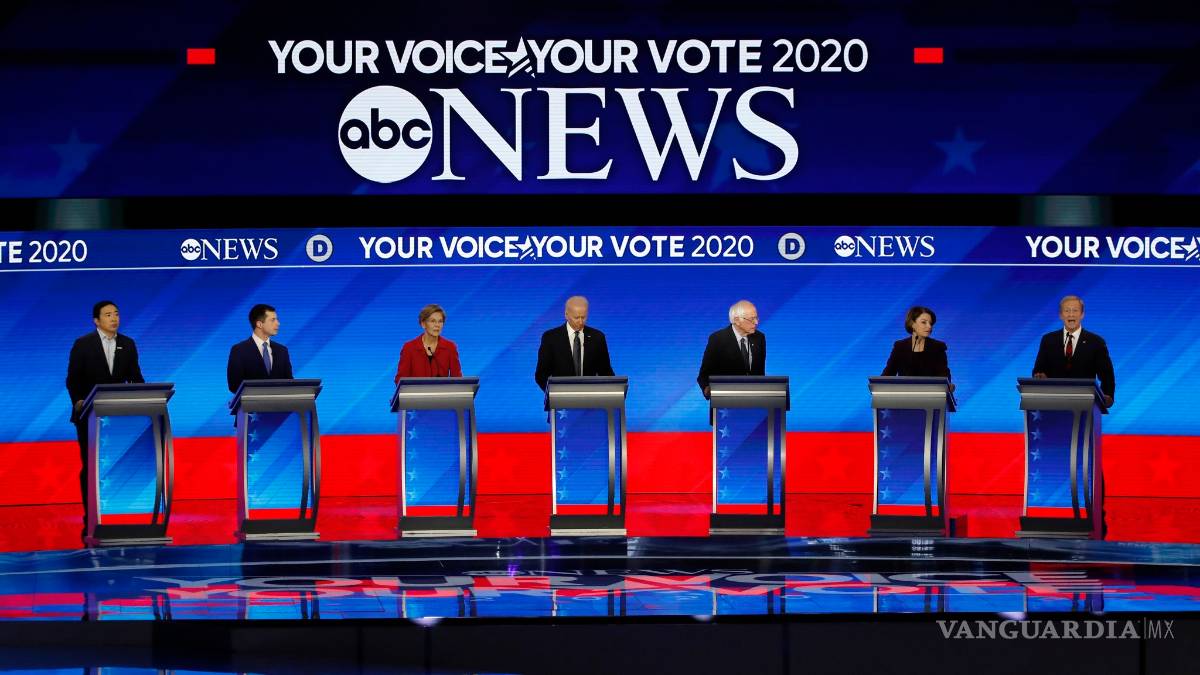 $!Buttigieg y Sanders esquivan hábilmente ataques en debate demócrata