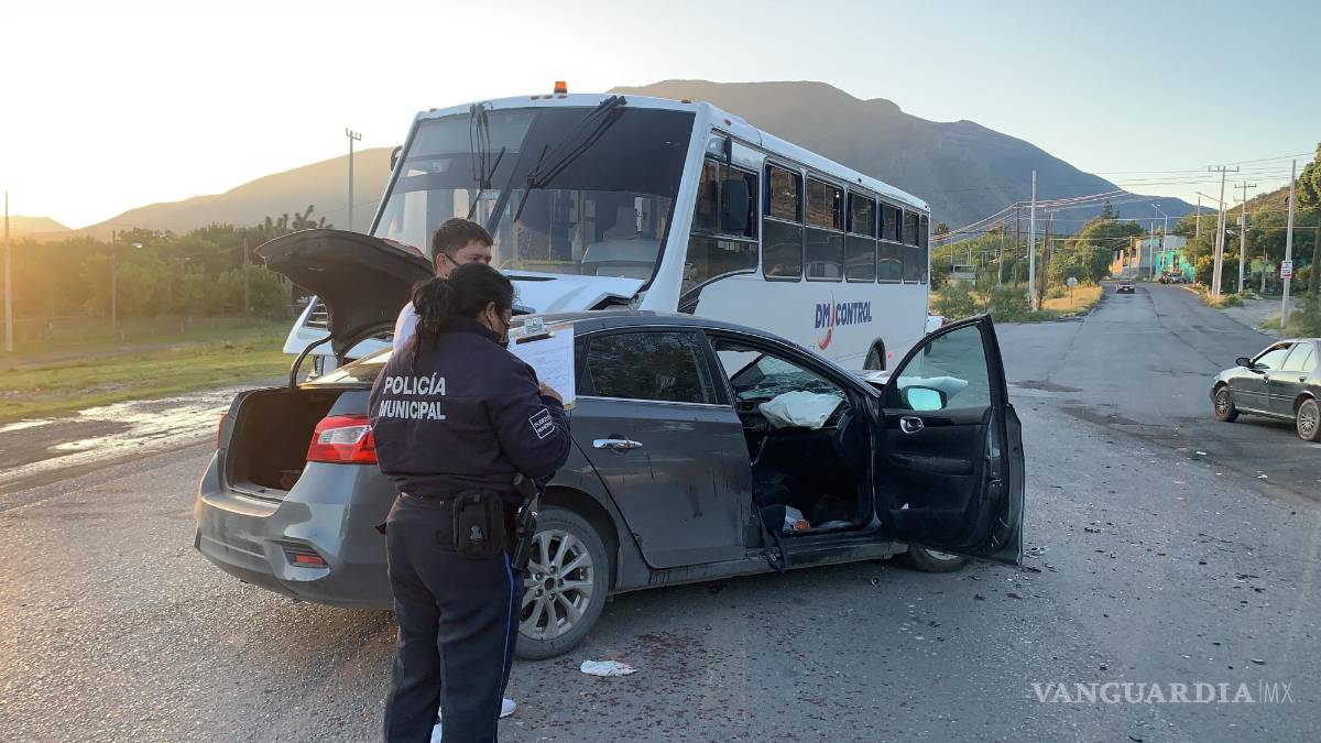 Por invadir carril, causa accidente en Bella Unión