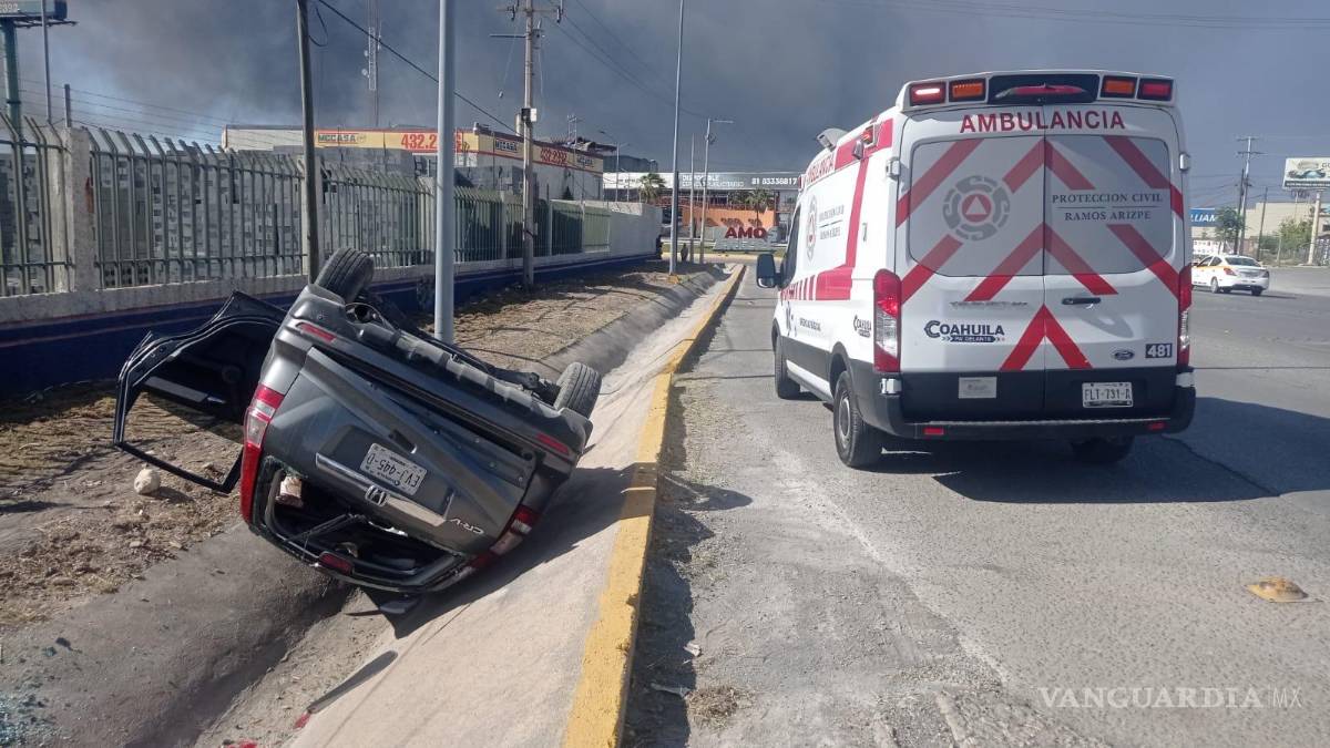 Abuela vuelca con su nieta en la Monterrey-Saltillo