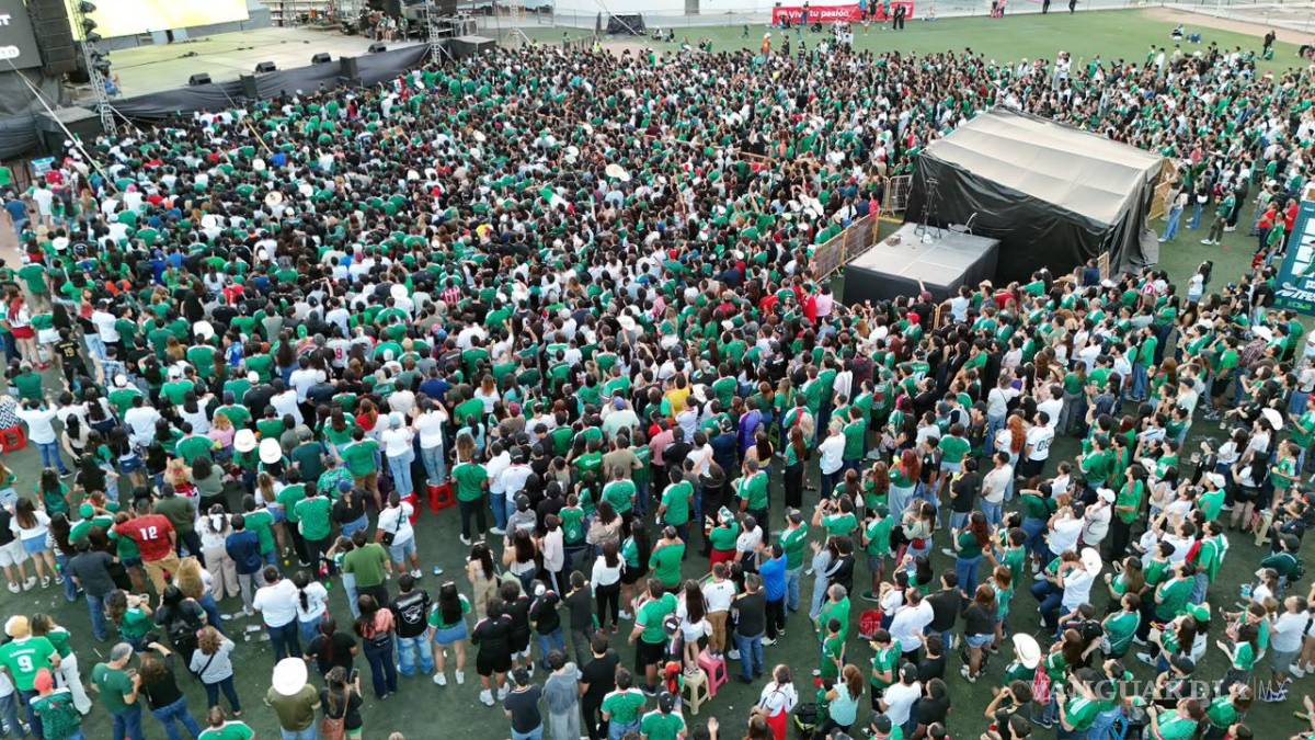 $!La pantalla gigante y la velaria registraron lleno total durante una de las jornadas con mayor asistencia del festival.