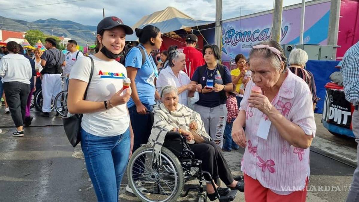 ‘Gozamos como chiquillos’; adultos mayores de asilo visitaron la Feria Saltillo (video)