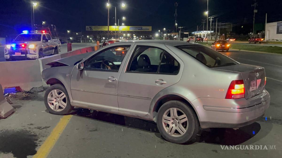 $!Saltillo: ebrio acelerado desata caos vial y choque múltiple en Fundadores