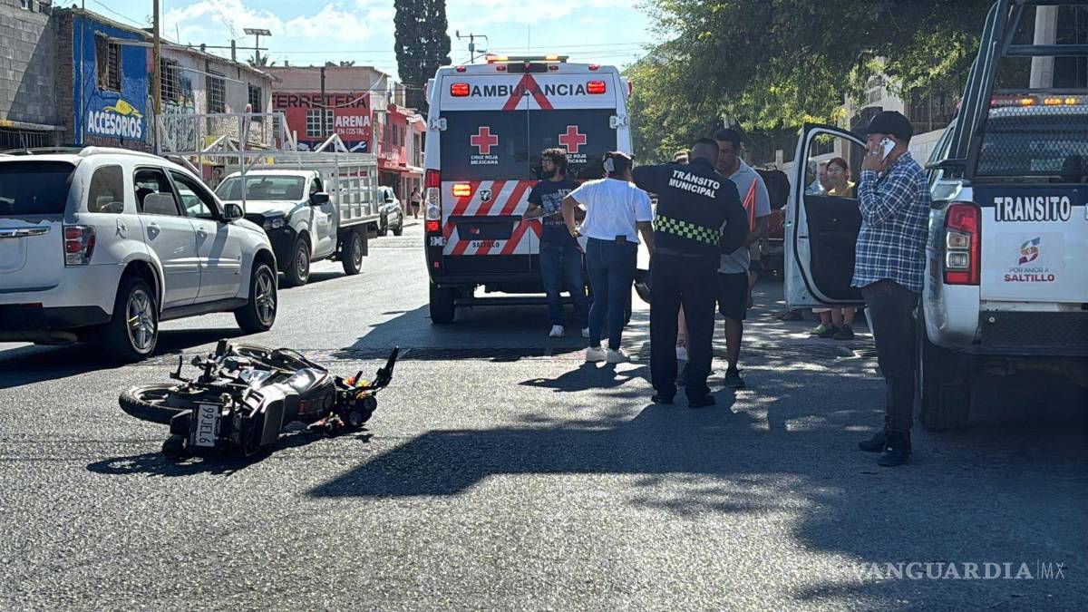 Accidente de moto deja a una menor lesionada, en Saltillo