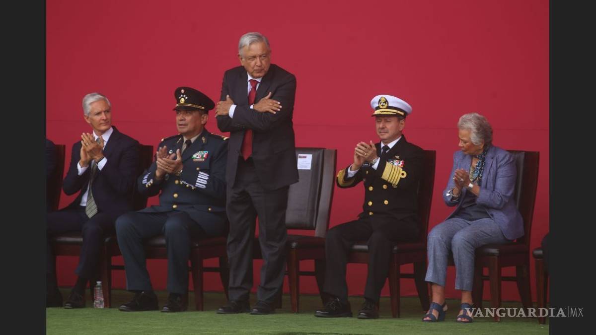 Arranca AMLO estudios y trabajos para el aeropuerto en Santa Lucía