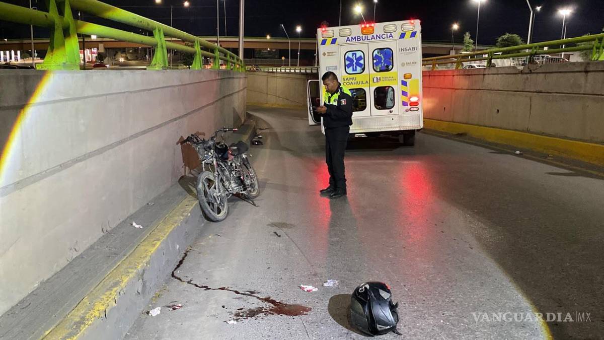 $!Elementos de Tránsito Municipal tomaron conocimiento del accidente durante la madrugada.