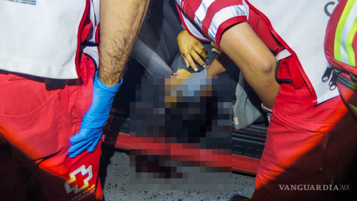 Muere automovilista tras impacto contra poste en el Centro de Saltillo