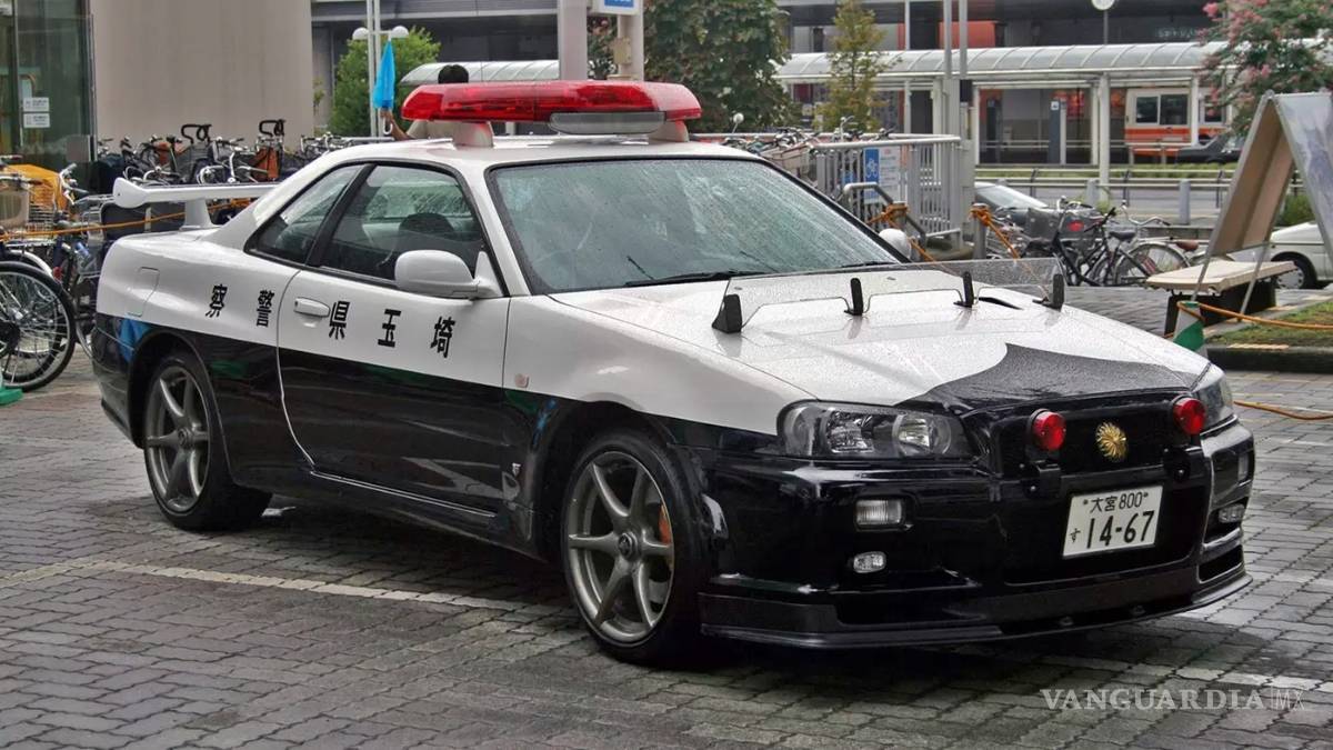 $!'Godzilla' cuidará las calles de Japón, su policía estrena un Nissan GT-R como patrulla