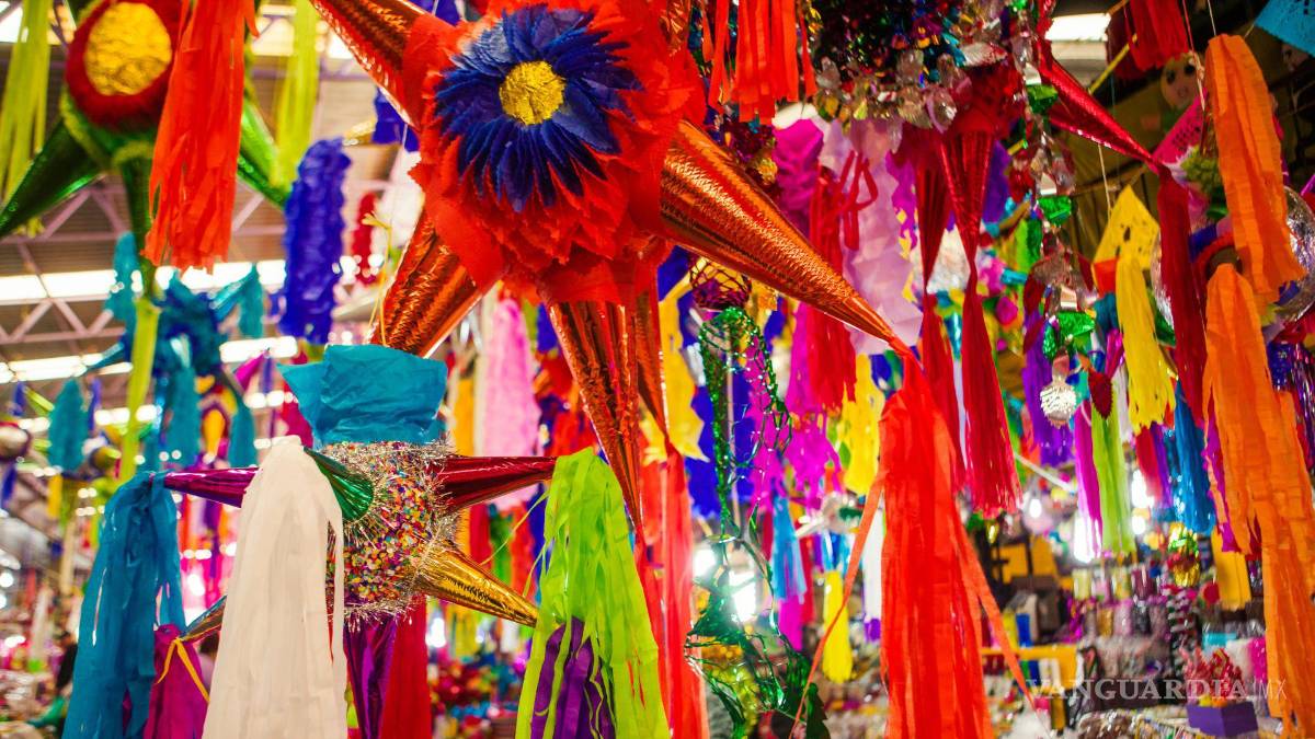 $!A pesar de la modernización de las posadas, se destaca la importancia de preservar elementos tradicionales como la piñata y las letanías.