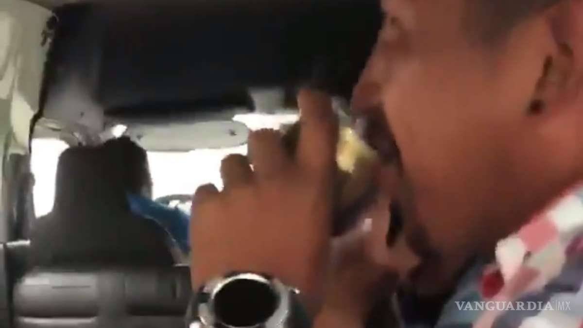 Captan a usuario de transporte público en Naucalpan sin cubrebocas y 'pisteando'