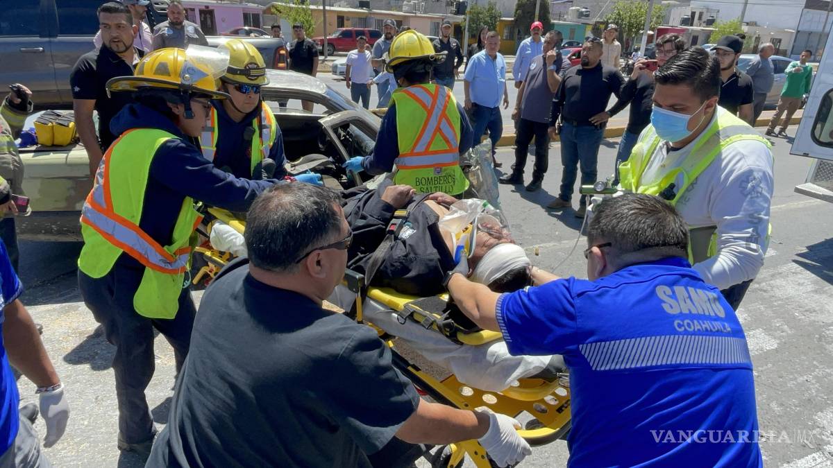 Agente de la Fiscalía sufre grave accidente en el periférico Luis Echeverría, en Saltillo